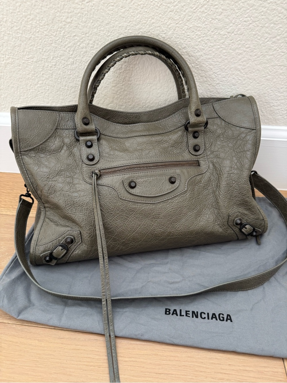 Balenciaga Le City Bag Medium in Army Green
